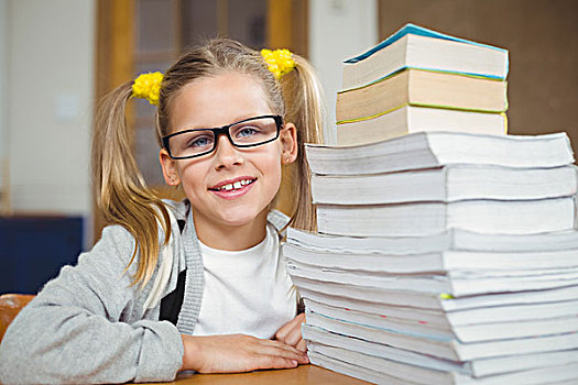 微笑,学生,靠近,一堆,书本,书桌,头像,教室