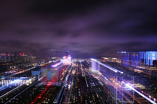 璀璨灯光扮靓城市夜空,港城日照简直美爆了