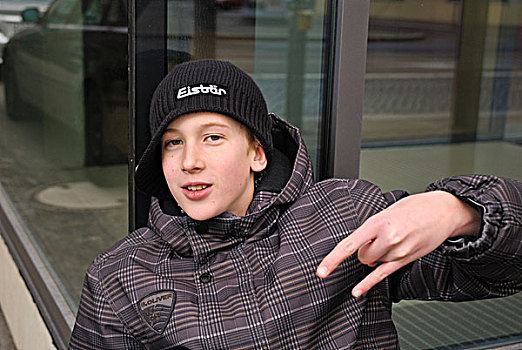 男孩,13岁,酷,手势