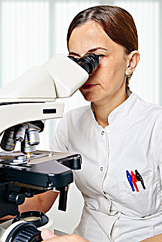 病理学家,显微镜