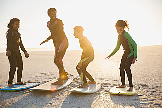 家庭,冲浪,练习,冲浪板,晴朗,夏天,海滩