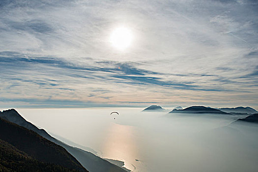滑翔伞,航空,滑伞运动,加尔达湖,蒙特卡罗,马尔切斯内,威尼托,意大利,秋天,俯视,放松,度假