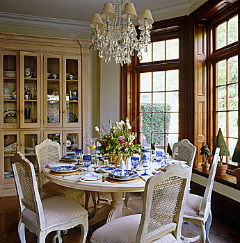 早餐室,木桌子,相配,椅子,大,凸窗
