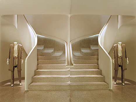 展示室,伦敦,2002年,楼梯,假人