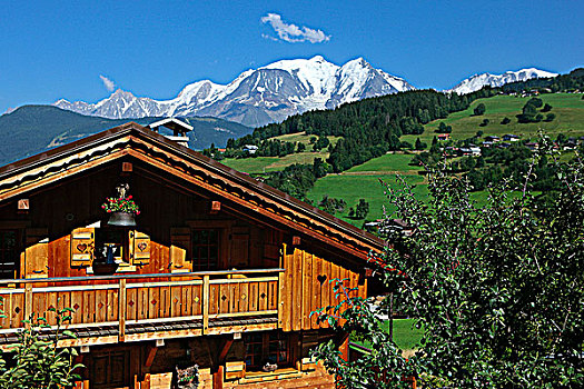 法国,阿尔卑斯山,上萨瓦省,木房子,勃朗峰,背景