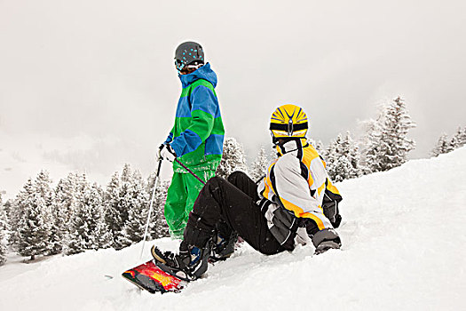 滑雪,滑雪板玩家,坐,雪地,看,高山,冬季风景