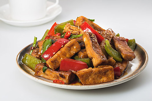 中式菜肴家常菜青红椒炒豆腐