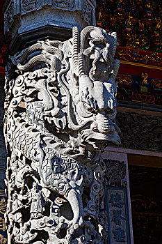 中国宗教信仰,寺庙前重要的石柱,龙柱雕刻