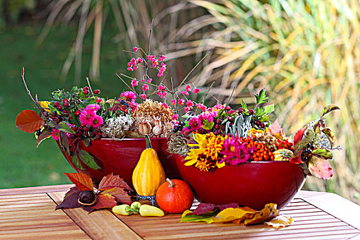 秋天装饰,花园桌