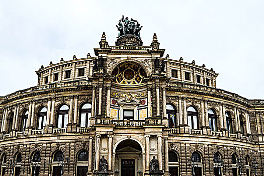 歌剧院,德累斯顿