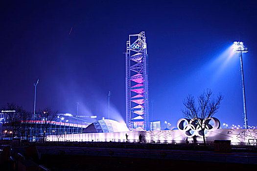 北京奥运会新闻中心夜景