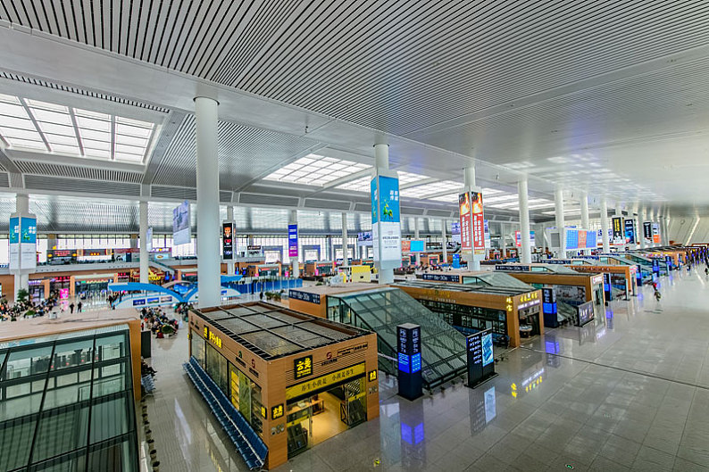 云南省昆明市高铁南站候车大厅环境建筑