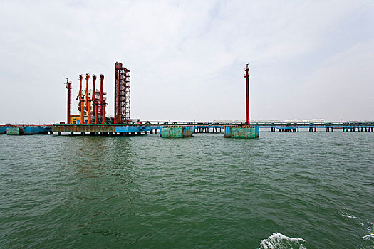港口石油码头