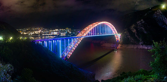 重庆巫山长江大桥夜景