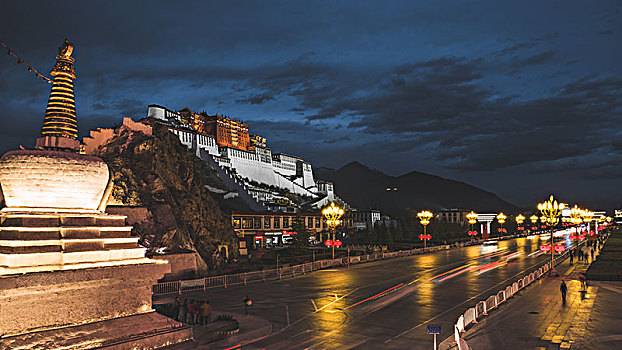 西藏道路自然风光