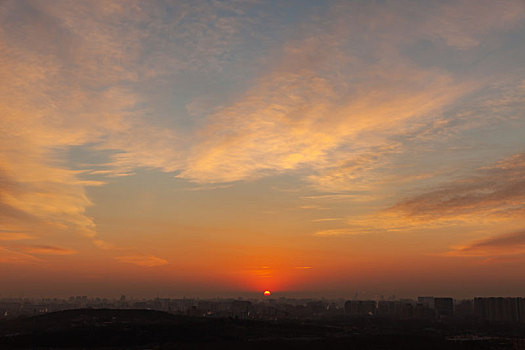 城市日出