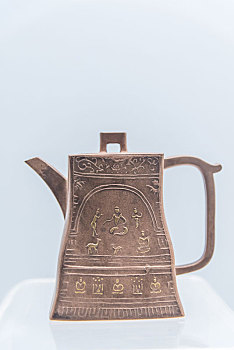 上海博物馆的清末宜兴窑邓奎款金涂塔紫砂壶
