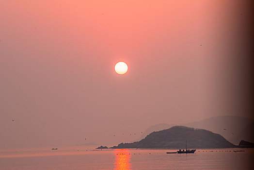 威海半月湾海上日出