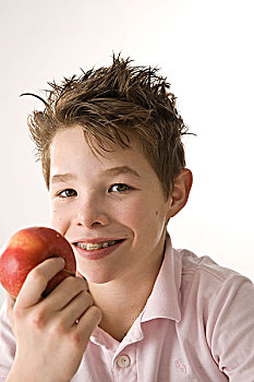 微笑,男孩,拿着,红苹果,手