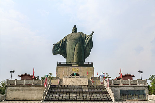 中国河南省永城市大汉雄风景区汉高祖刘邦塑像