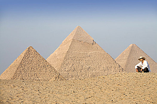 游客,注视,吉萨金字塔,开罗,埃及