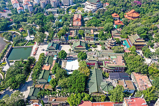 航拍福建厦门五老峰下南普陀寺