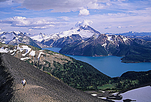 男人,远足,高处,湖,省立公园,哥伦比亚,加拿大