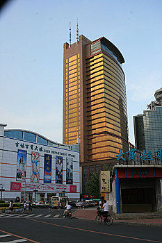 辽宁丹东市区内的一座大楼