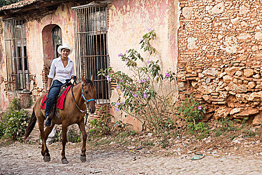 古巴,特立尼达,女人,骑,马,街道,使用,只有