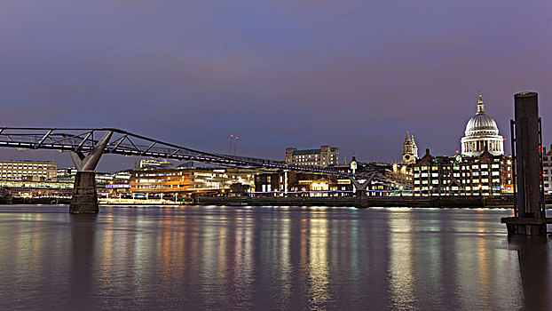 晚间,亮灯,千禧桥,圆顶,圣保罗大教堂,伦敦,英国