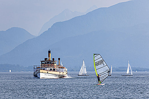 基姆湖,帆船,桨轮船,齐姆高,上巴伐利亚,巴伐利亚,德国南部,德国,欧洲