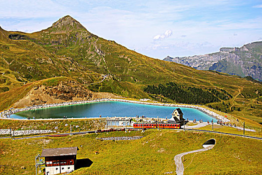 瑞士著名山峰少女峰下的民居