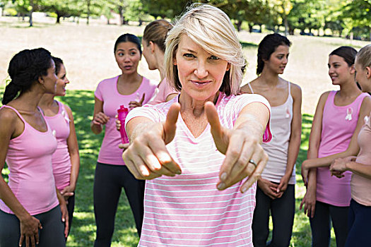 女人,手势,竖大拇指,乳腺癌,意识