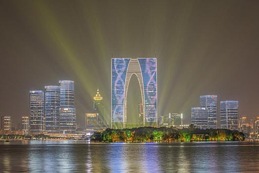 中国苏州城市金鸡湖景区夜晚灯光秀夜景