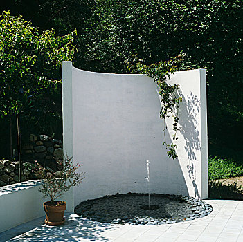 喷泉,圆形,鹅卵石,水池,内庭,白色,弯曲,墙壁