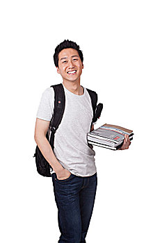 一个背包拿书的青年男士