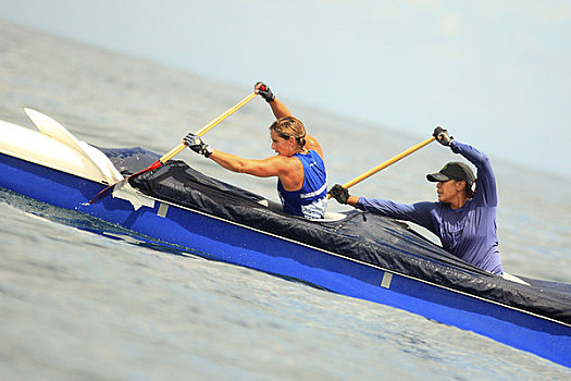 两个女人,划船,舷外支架,独木舟,纳帕利海岸,考艾岛,夏威夷,美国