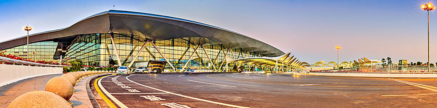广州白云国际机场t2航站楼黄昏
