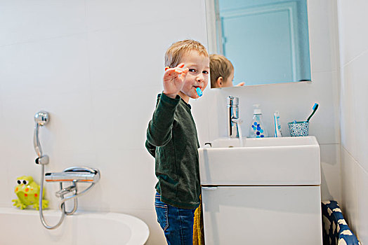 男孩,刷牙,浴室