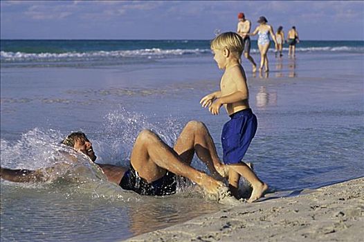 男孩,玩,父亲,海滩