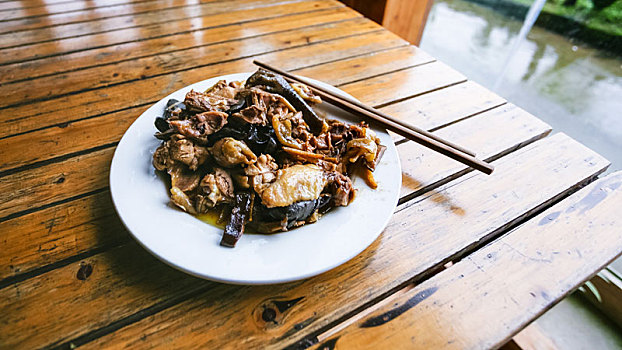 局部,鸡肉,蘑菇,盘子