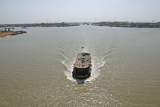 京杭大运河江苏段,此处大运河从淮河上面立体交叉通过,淮河从这里通过进入黄海