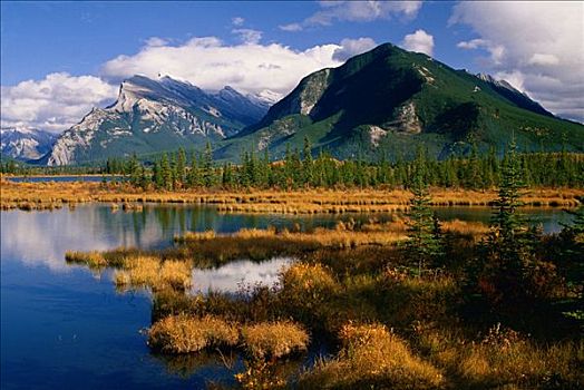 伦多山,弗米利恩湖,班芙国家公园,艾伯塔省,加拿大