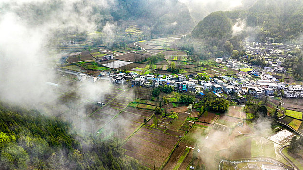 重庆酉阳,乡村雨后风景美