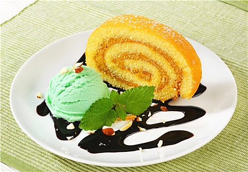 卷心蛋糕,舀具,绿色,果汁冻