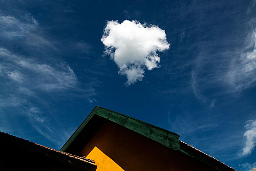 阿尔山车站一朵云