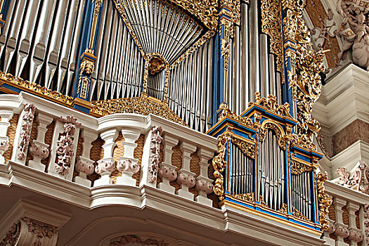 因斯布鲁克大教堂管风琴