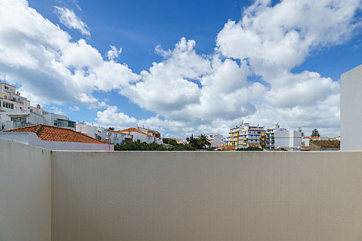 阳台,远方,城市景观,蓝天白云