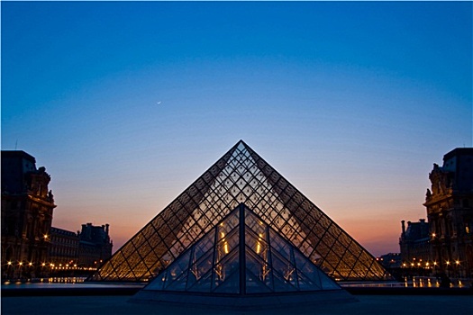 巴黎,四月,一对,卢浮宫金字塔,黄昏,夏天