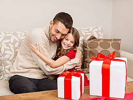 家庭,圣诞节,圣诞,冬天,高兴,人,概念,微笑,父亲,女儿,搂抱